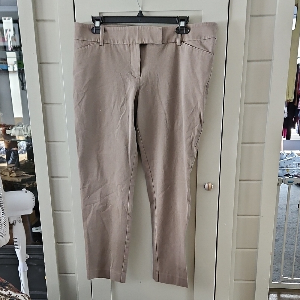 #132 Women's Tan Trousers Sz 14 W18 R8.5 L27
